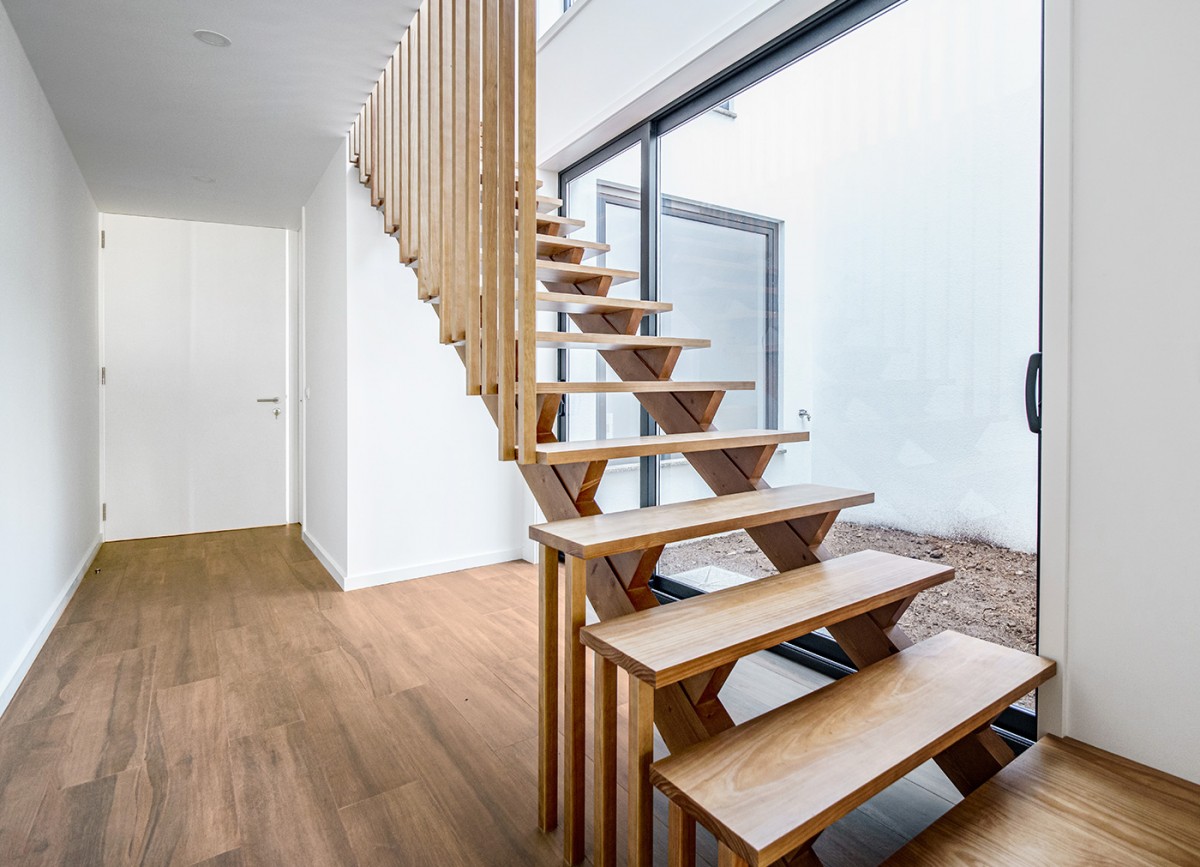 4-escadas-interiores-madeira.jpg